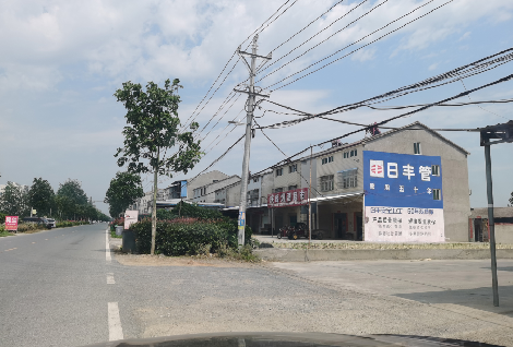 禄丰如何能保证墙体广告的醒目性？